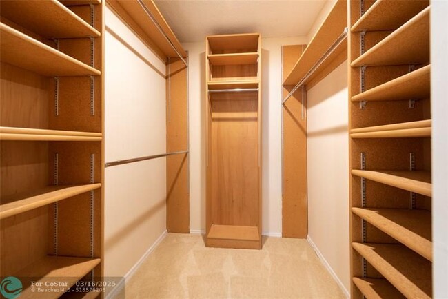 Building Photo - 3101 NE 47th Ct