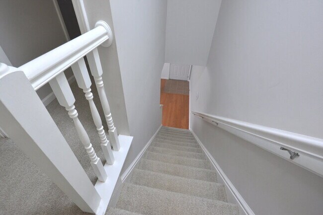 Building Photo - Charming Durham Townhome in Westgate Townes!