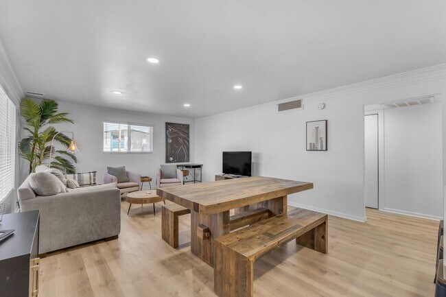 Building Photo - Modern 4BR Scottsdale Home w/ Guest Suite, EV Charger, Huge Backyard & Splash Pad