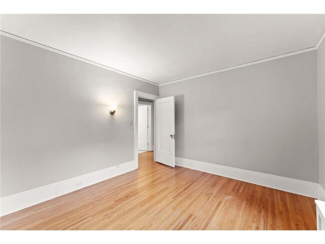 Building Photo - 1501 Summit Ave