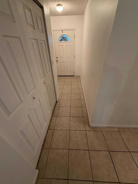 Building Photo - 1197 SW Heather St