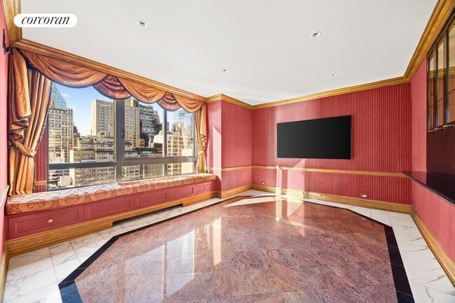 Building Photo - 100 United Nations Plaza