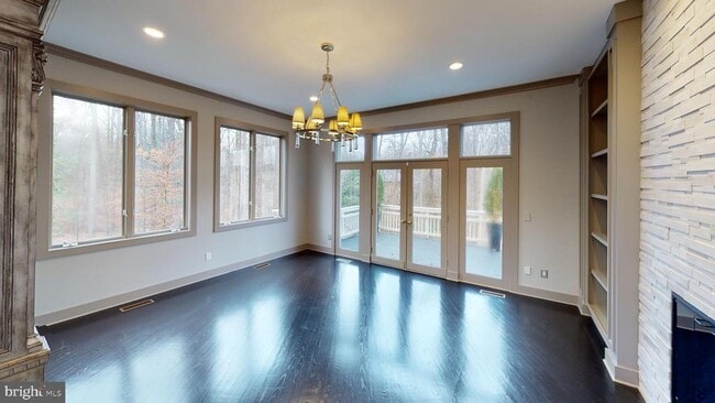 Building Photo - 9629 Eagle Ridge Dr