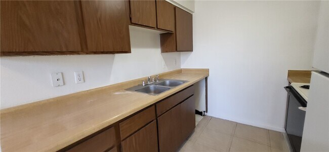 Building Photo - 2175 Riviera Blvd