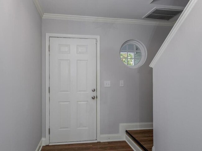 Building Photo - 4221 Craig Ave