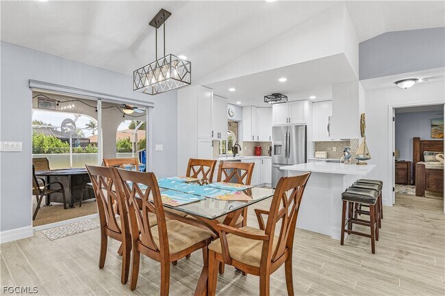 Building Photo - 428 SW 37th St