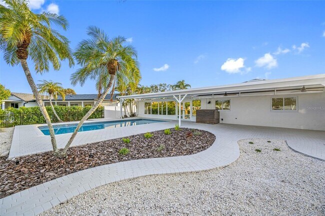 Building Photo - 1029 Bal Harbour Dr