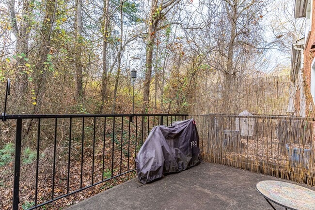 Building Photo - 2 Level Condo Near Shirlington