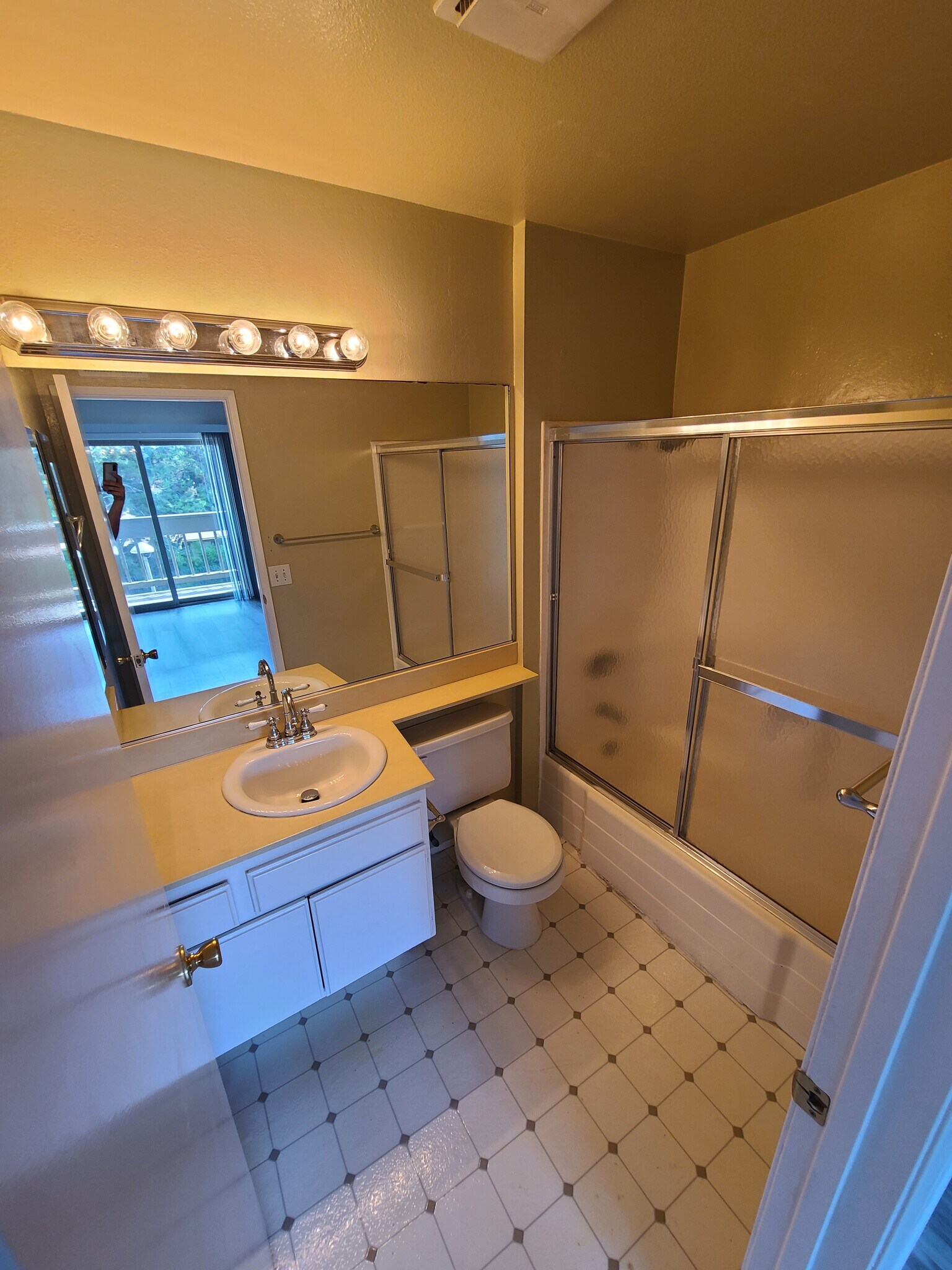 Master bathroom - 3954 60th St