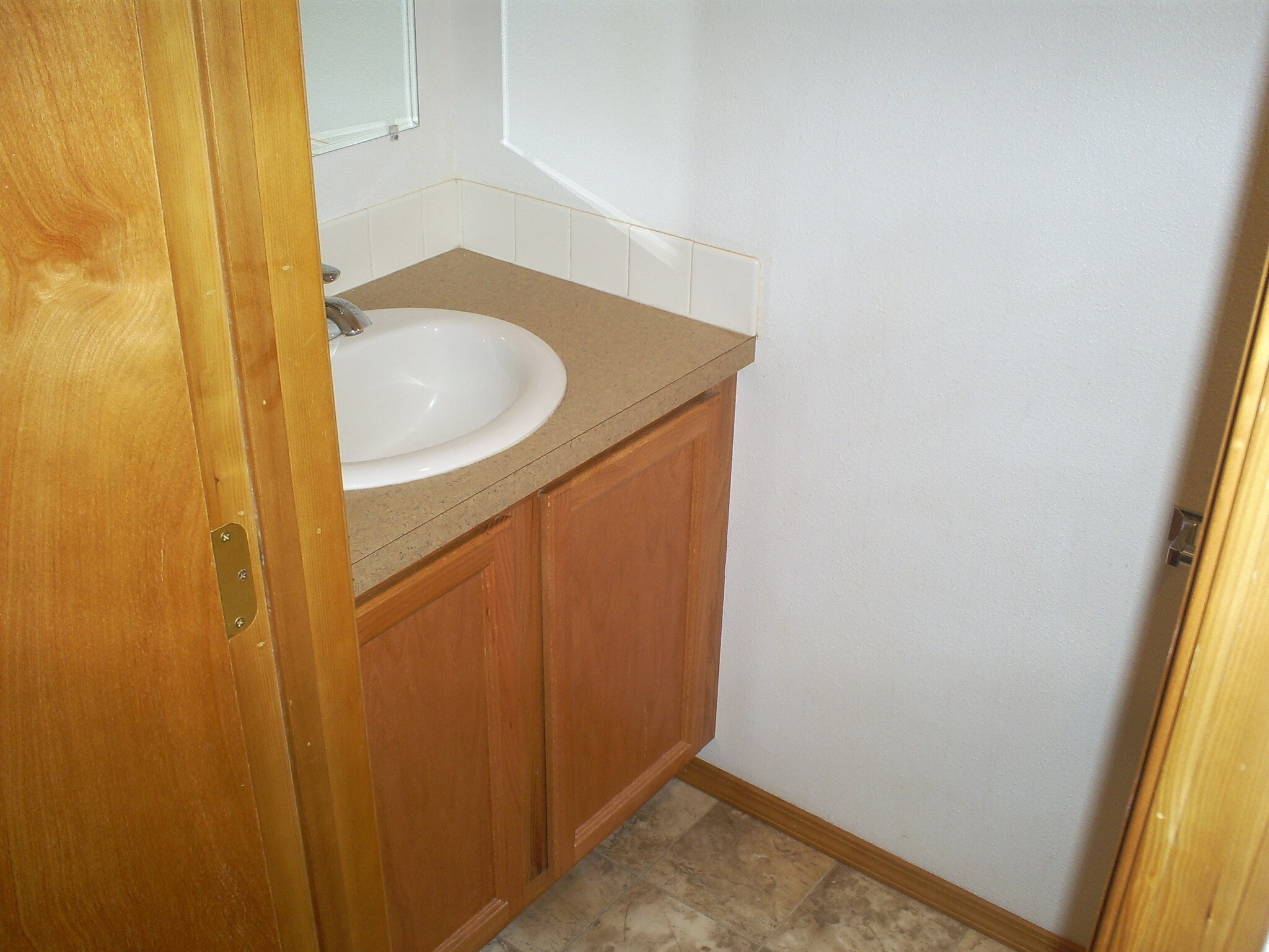 1/2 bath - 1914 Sunset Dr