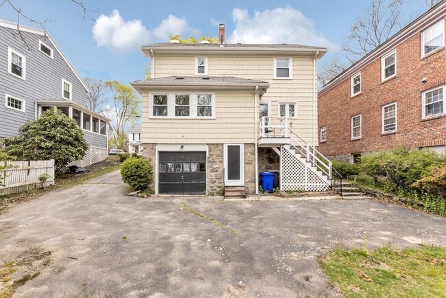 Building Photo - 55 Arborough Rd