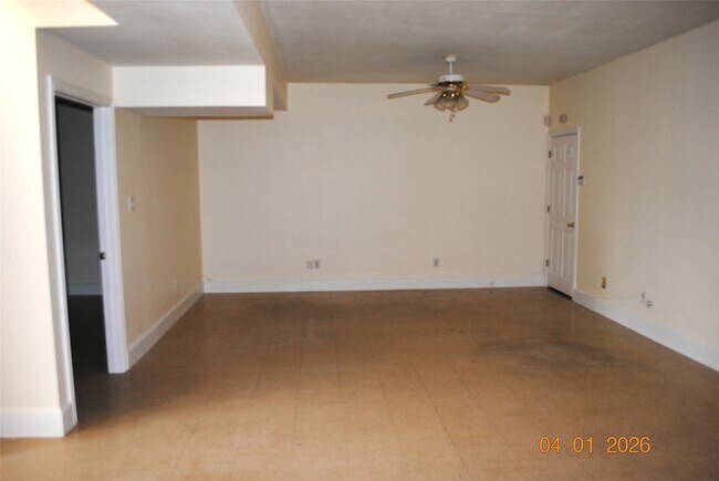 Building Photo - 255 N Dallas Ave