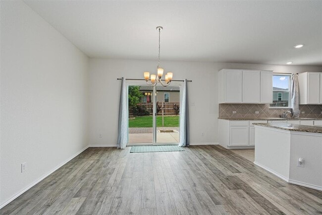 Building Photo - 305 Los Cobos Ln