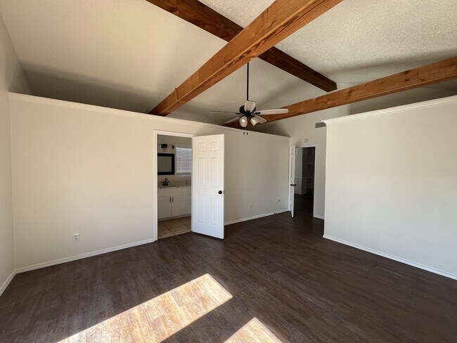 Building Photo - 2517 28th St