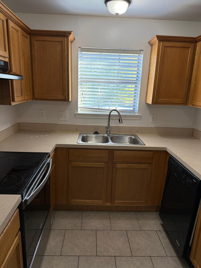 Building Photo - 1920 Galveston Ave