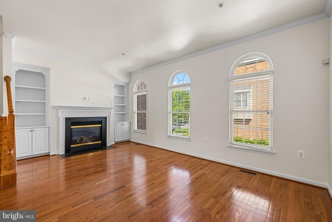 Building Photo - 129 Hearth Ct