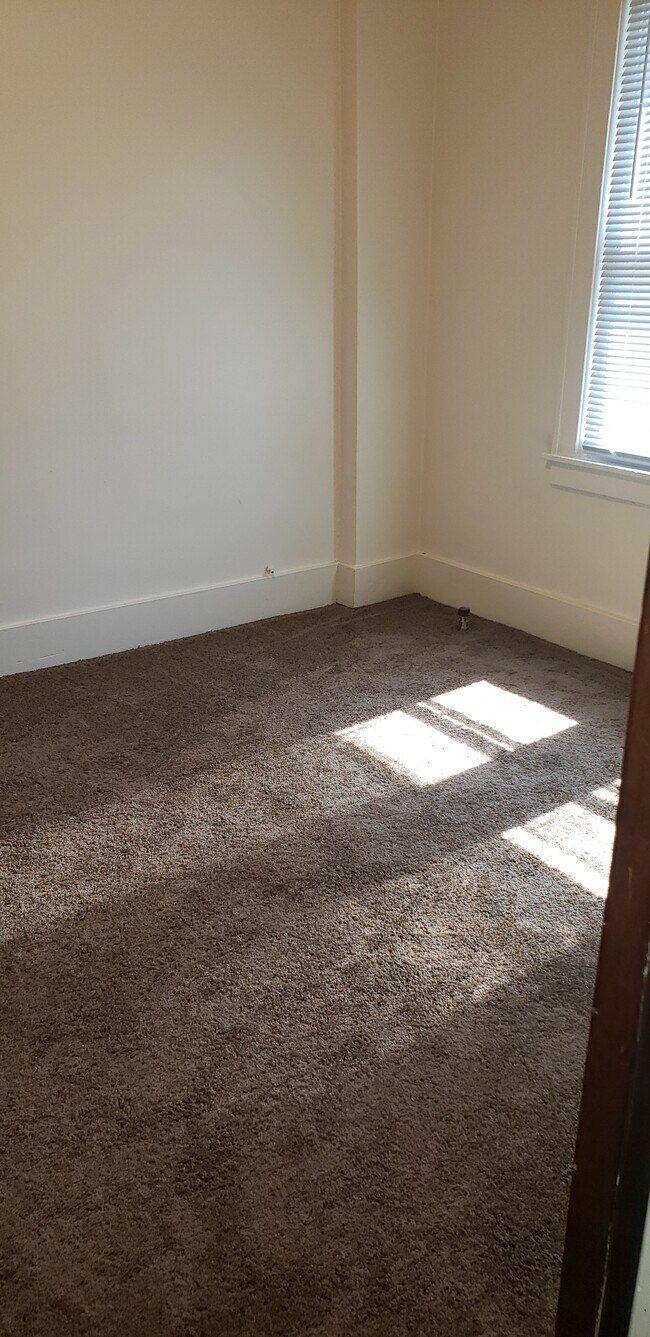 bedroom - 7651 Freda St