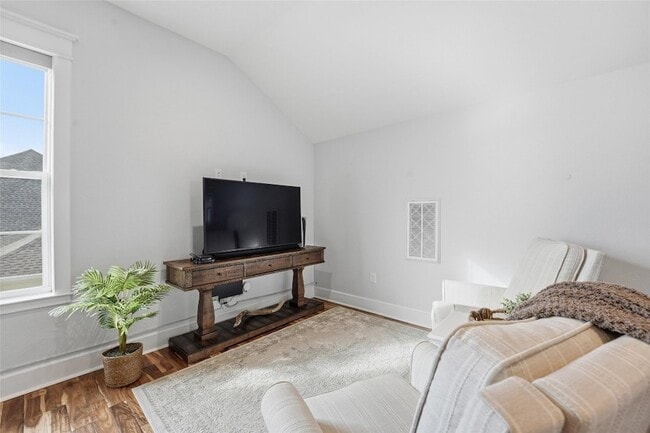 Building Photo - 10 Mariner Pass