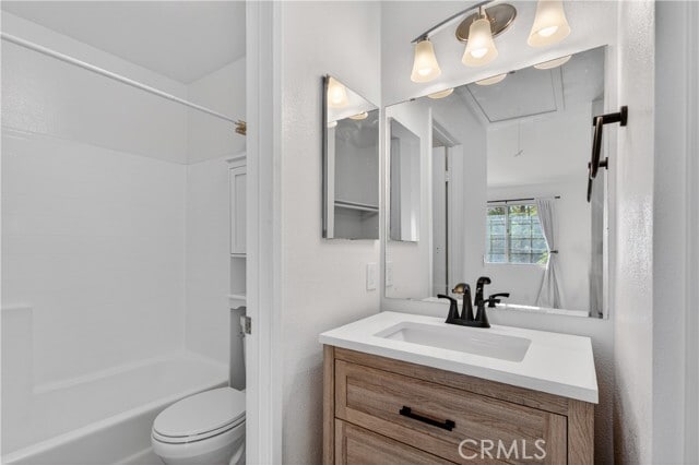 Building Photo - 60 Flor De Mar