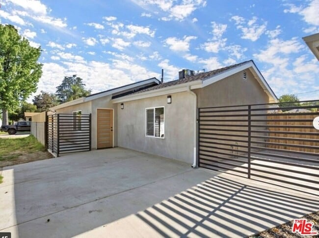 Building Photo - 6651 Aldea Ave