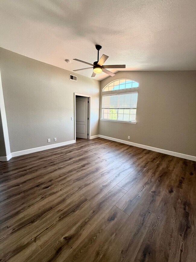Building Photo - Beautiful 3 Bed 2.5 Bath COMING SOON!!!!