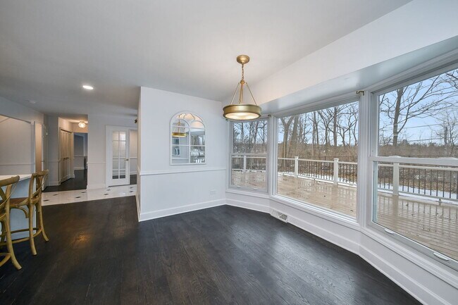 Building Photo - 945 Anne Rd