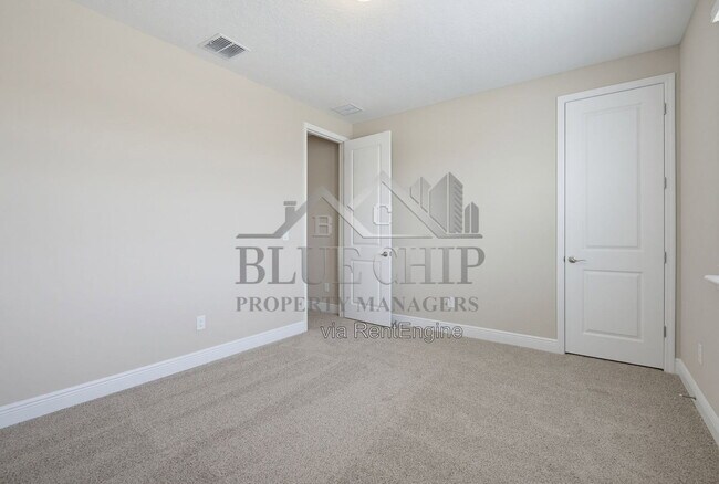 Building Photo - 1213 Pampus Dr