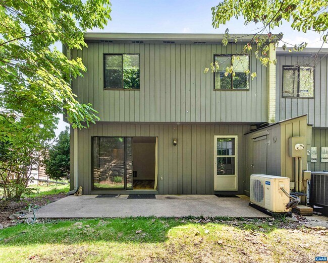 Building Photo - 225 Harvest Dr