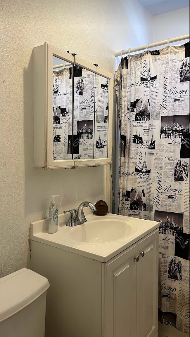 Building Photo - 234 S Vendome St