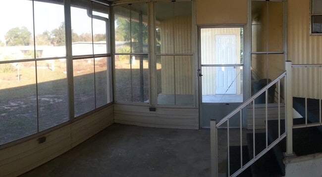 Building Photo - 3851 SW 30 ST