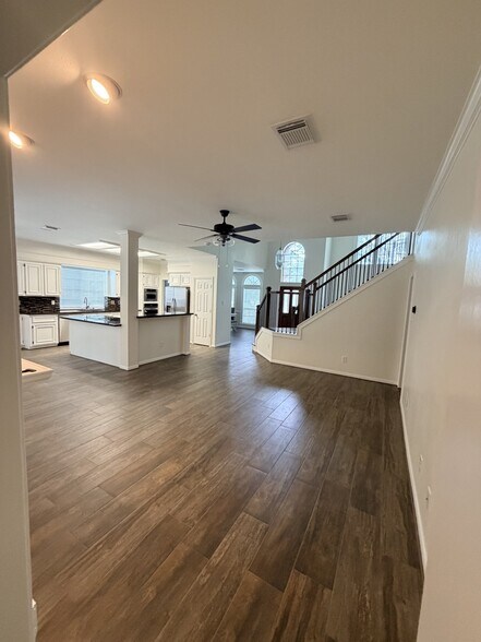 Building Photo - 2201 Summer Reef Dr