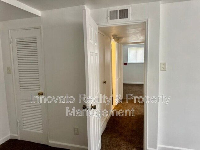 Building Photo - 7613 Whitaker Ave