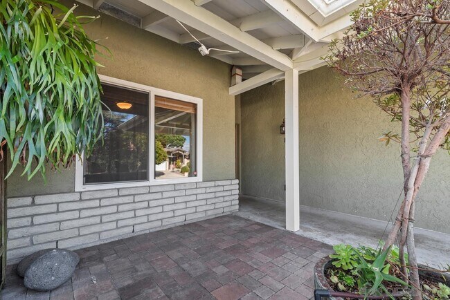 Building Photo - 2245 Nob Hill Dr