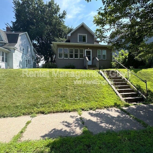 Building Photo - 1140 Dayton Ave