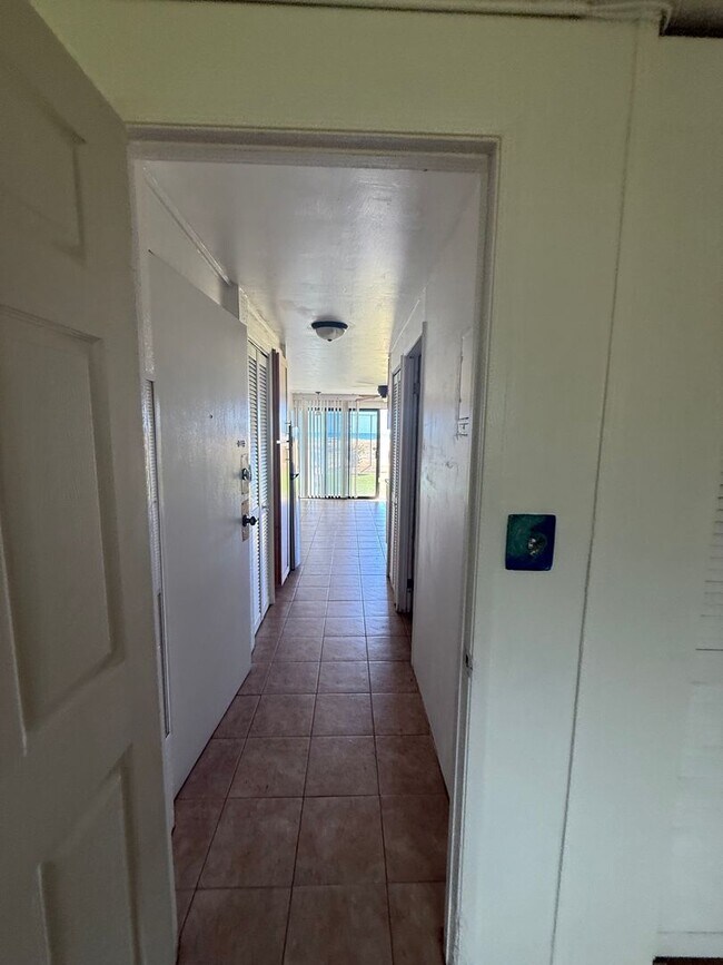 Building Photo - Makaha Surfside