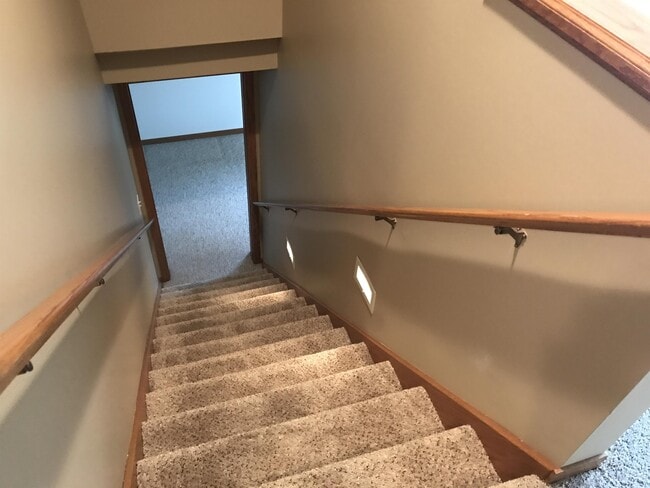 Building Photo - 783 Holly Creek Dr