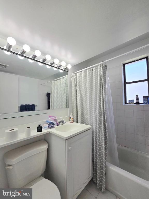 Building Photo - 3821 Davis Pl NW