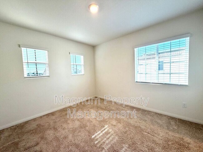 Building Photo - 26564 Rosebay Way