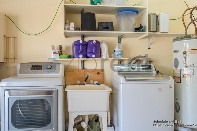 Building Photo - 10431 Odessa Dr