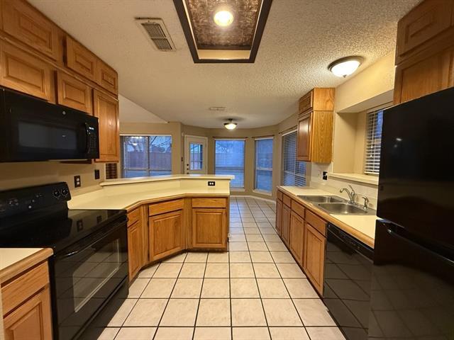 Building Photo - 7012 Bernadine St