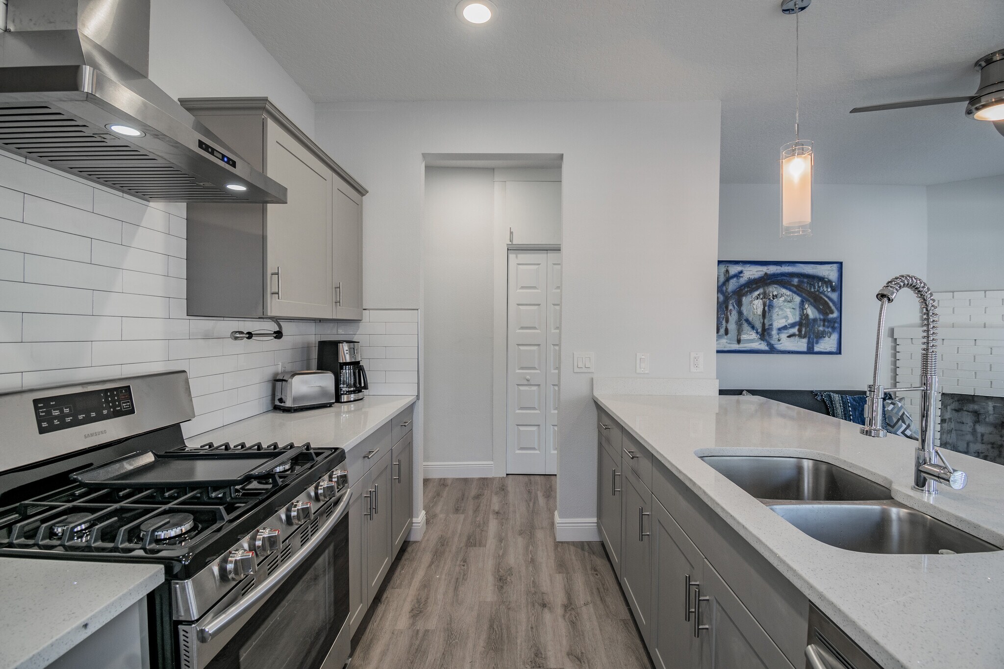 Building Photo - 486 9th Ave N