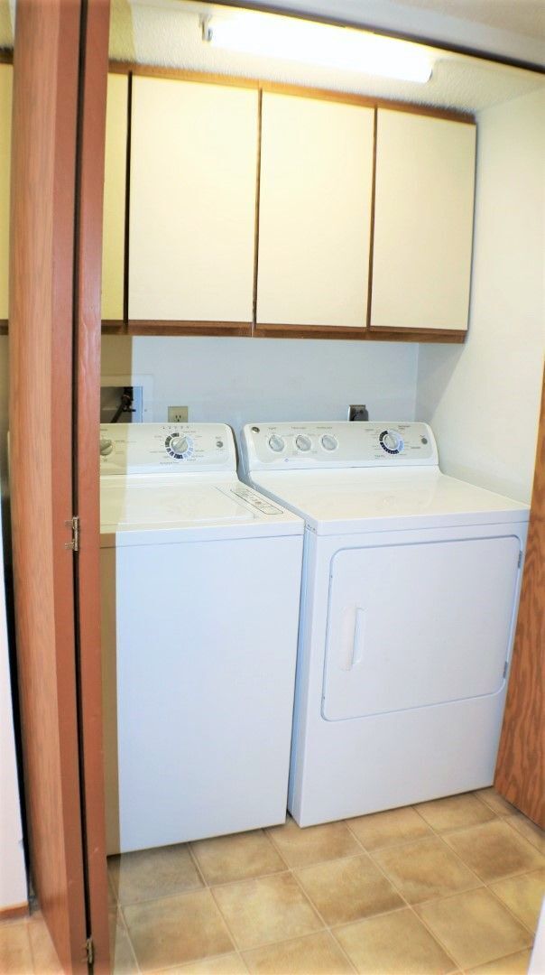 Building Photo - $1,095 | 2 Bedroom, 1 Bathroom Condo | Pet...