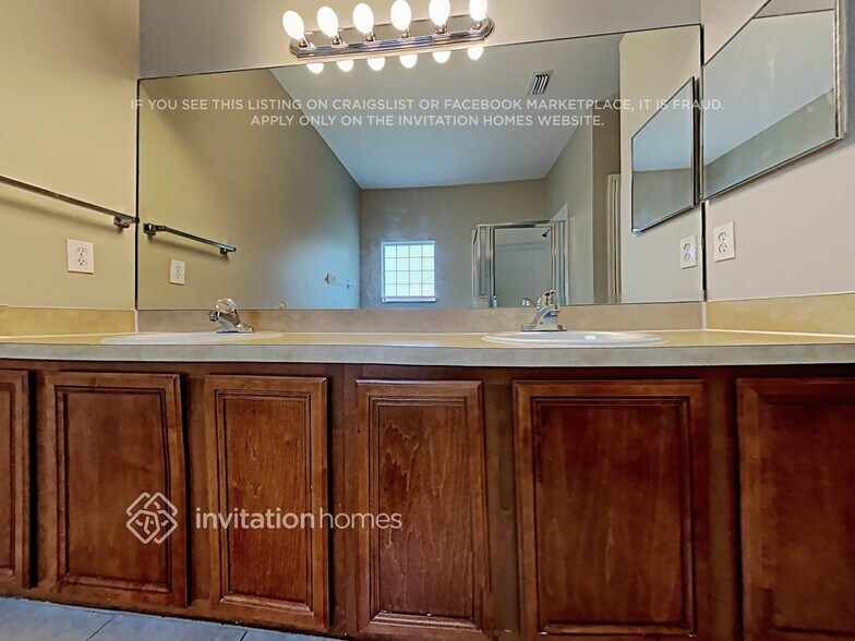 Building Photo - 6138 Skylarkcrest Dr