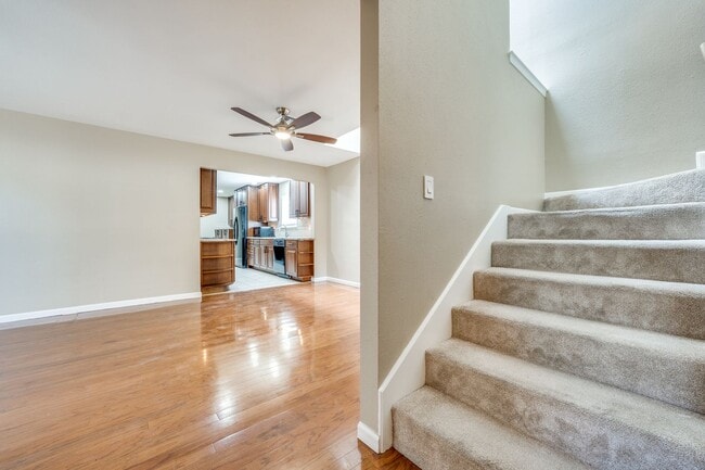 Building Photo - UPDATED 2-BEDROOM TOWNHOME IN MIDTOWN