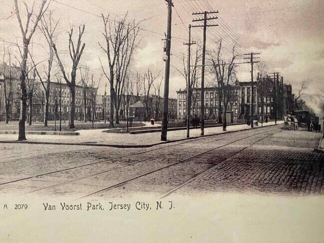 Building Photo - 465 Jersey Ave