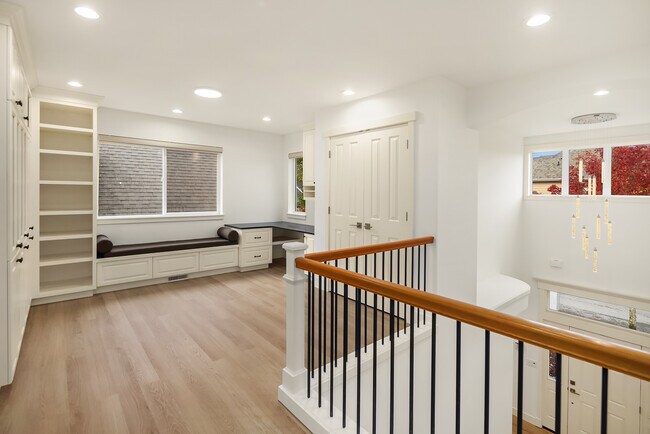 Building Photo - 2416 35th Ave NE