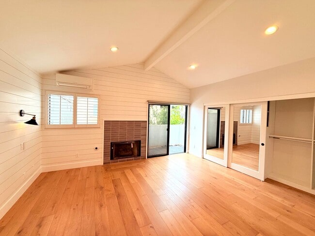 Building Photo - Fantastic 2-Story Home 3 bed 2.5 bath with backyard in Prime Golden Hills-Redondo Beach