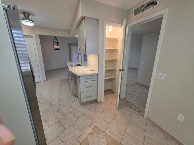 Building Photo - 16863 N 103rd Ave