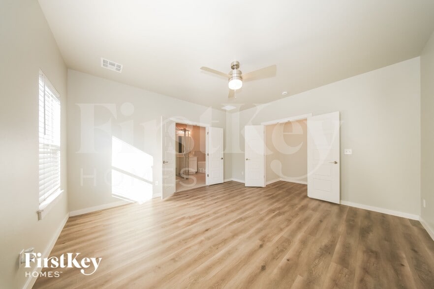 Building Photo - 504 NW 183rd St