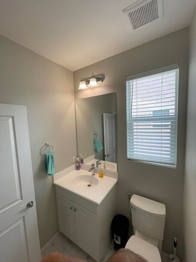 Building Photo - 82798 Longfellow Ct